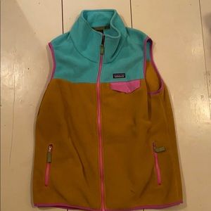 Color Blocked Women’s Patagonia fleece vest